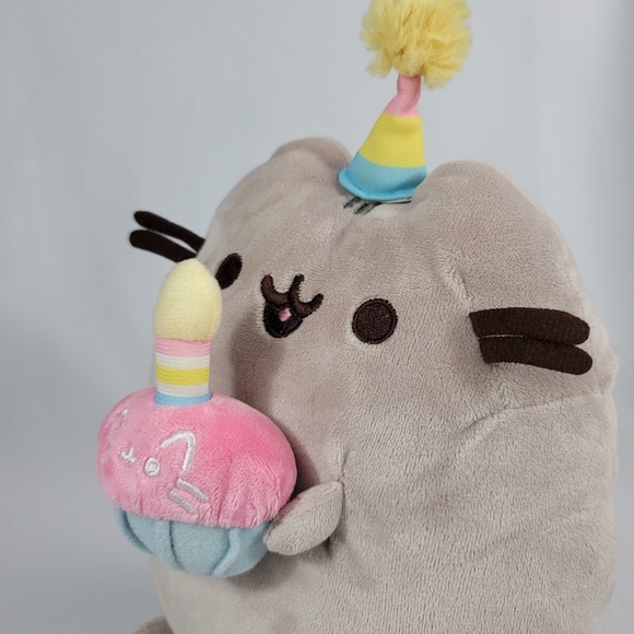 Gund Pusheen Snackables Birthday Cupcake Plush Stuffed Animal - Kawaii - Picture 3 of 14
